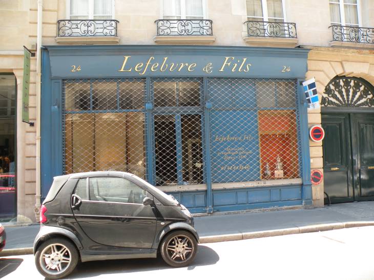  Lefebvre et Fils, spécialiste en céramiques anciennes depuis 1880, 24 , rue du Bac